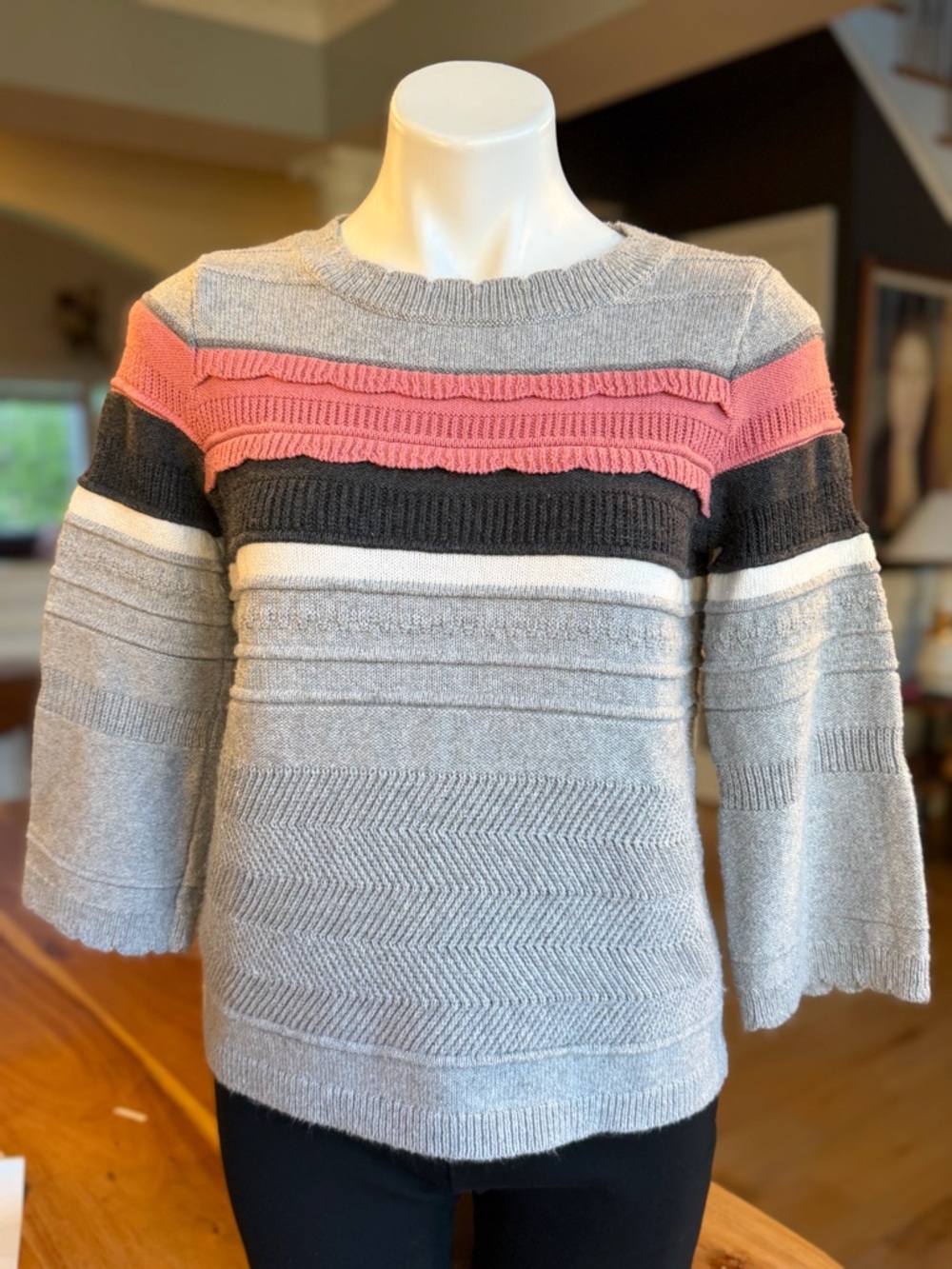 LOFT Preppy Gray/Pink Striped Lightweight Sweater 3/4 Sleeve (VGUC)‎